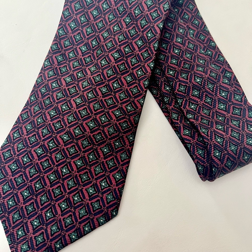 Mens Burberrys of London 100% silk burgundy, green and navy blue tie